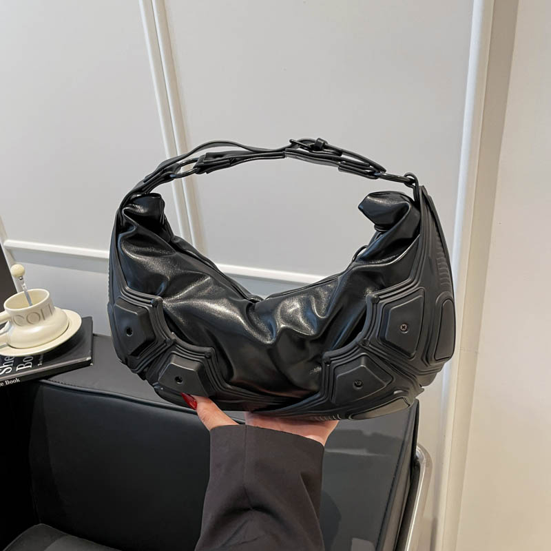 Dark Trendy Half Moon Shaped H - Women Bags 2026 Trends 评论和价格
