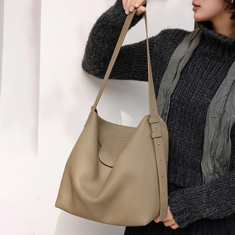 Roomy Water-resistant Full Gra - Women Bags 2026 Trends 评论和价格